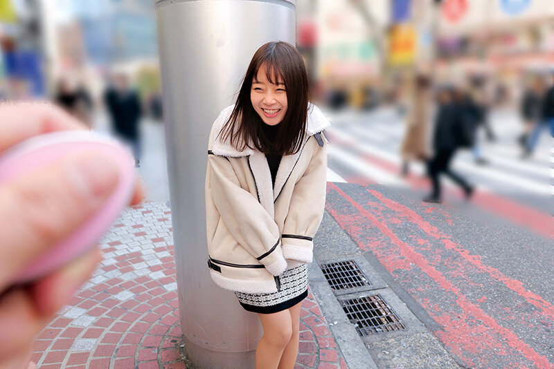 「【素人美少女】野外リモコンバイブ散歩で羞恥プレイ初体験！我慢できず絶頂＆中出しセックス」のサンプル画像5枚目