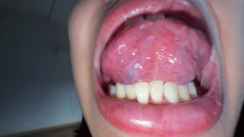 「【湊波流】素人お姉さんをナンパ!舌ブラシで汚舌苔採取する個人撮影動画」のサンプル画像6枚目