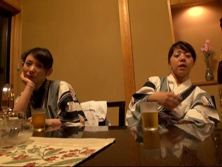 「【人妻】不倫旅行で乱交に溺れる美人妻の秘密の温泉旅行【主婦の背徳プレイ】」のサンプル画像16枚目