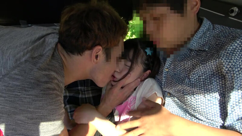 「【美少女】ミニ系少女を狙った集団イタズラ映像【ロリ系・制服JK・鬼畜プレイ】」のサンプル画像8枚目