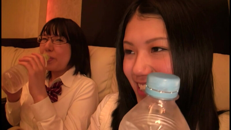 「【素人女子校生】マキ＆あゆみの関西円光3P・4P中出し体験【AIリマスター版】」のサンプル画像1枚目