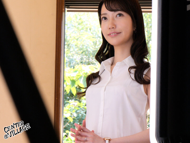 「葉月英里の初撮りドキュメント｜美人妻が中出しに乱れる熟女人妻の濃密セックス」のサンプル画像2枚目