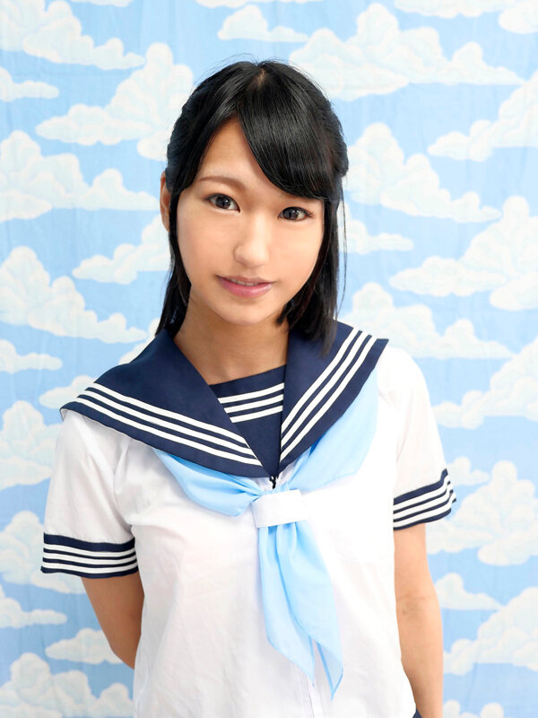 「渚ひまわり 女子校生ナンパ企画 素人JKに素股お願いしたら予想外の展開に…代々木で見つけた優しい美少女」のサンプル画像1枚目