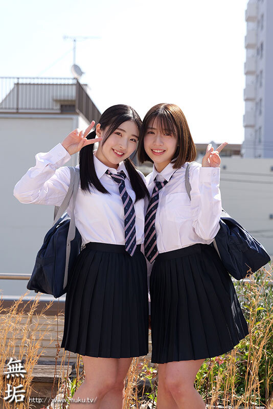 「美少女JK2人組とハーレム中出し体験！制服コスプレで甘いキスと禁断の3P展開」のサムネイル