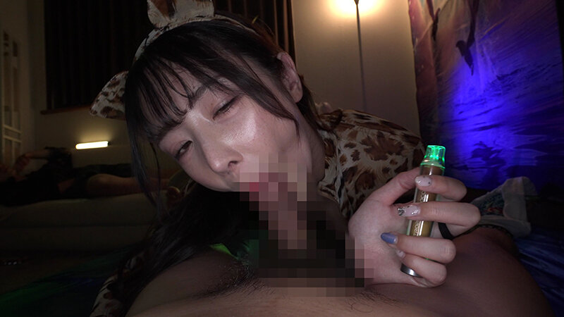 「小野坂ゆいか 潮吹き×ローションまみれの汗だく絶頂プレイ！過激な快感に酔いしれる濃厚セックス」のサンプル画像9枚目