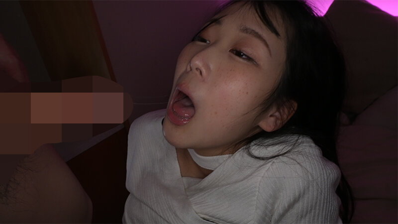 「【素人】推定Iカップ爆乳美女の無防備な寝姿を盗撮!睡眠中に中出しされる24歳OL【盗撮・のぞき】」のサンプル画像8枚目