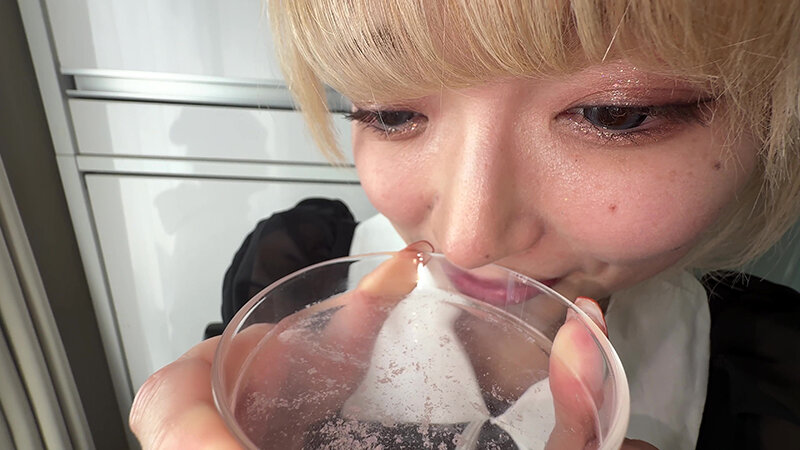 「【安堂はるの】素人お姉さんをナンパ!個人撮影で魅せる舌ブラシ汚舌苔採取の衝撃映像」のサンプル画像19枚目