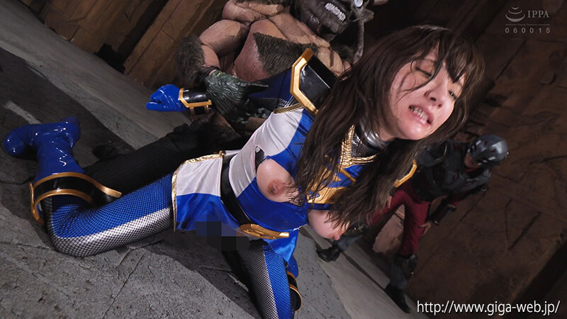 「一条みお|女戦士カゲブルーが敵に捕らわれ屈辱の洗脳調教を受ける衝撃展開」のサンプル画像16枚目