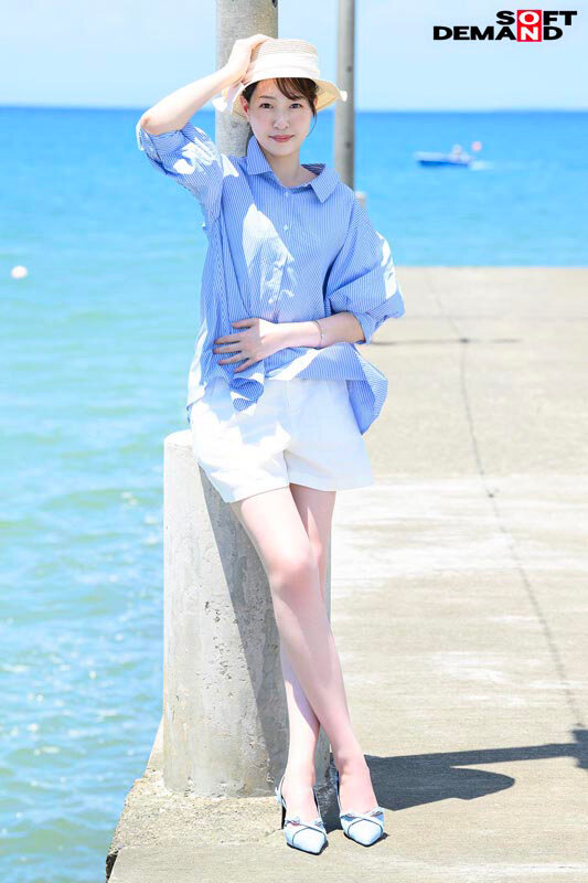 「高村澪 AVデビュー作｜身長177cm長身スレンダー人妻の美脚が艶めかしい初撮り動画」のサンプル画像2枚目