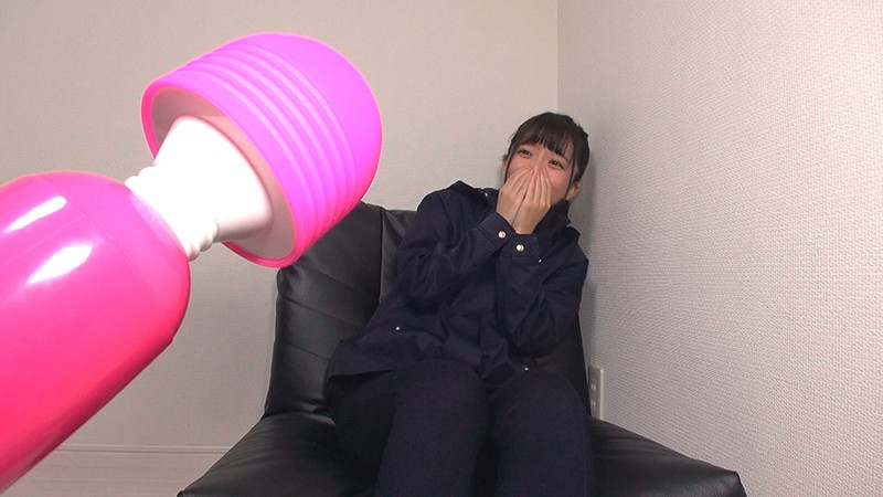 「スレンダーな貧乳OLお姉さんに顔射!税理士事務所で働く真面目な美女を責めまくる」のサンプル画像2枚目