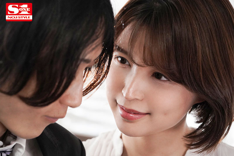 「葵つかさ 美人OL上司との禁断オフィスラブ スレンダー美女と濃厚イチャラブセックス」のサムネイル