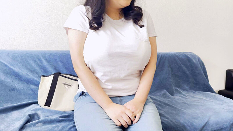 「もなみのLカップ爆乳パイズリが凄い！ぽっちゃり素人ドM娘の超乳ご奉仕プレイ」のサンプル画像2枚目