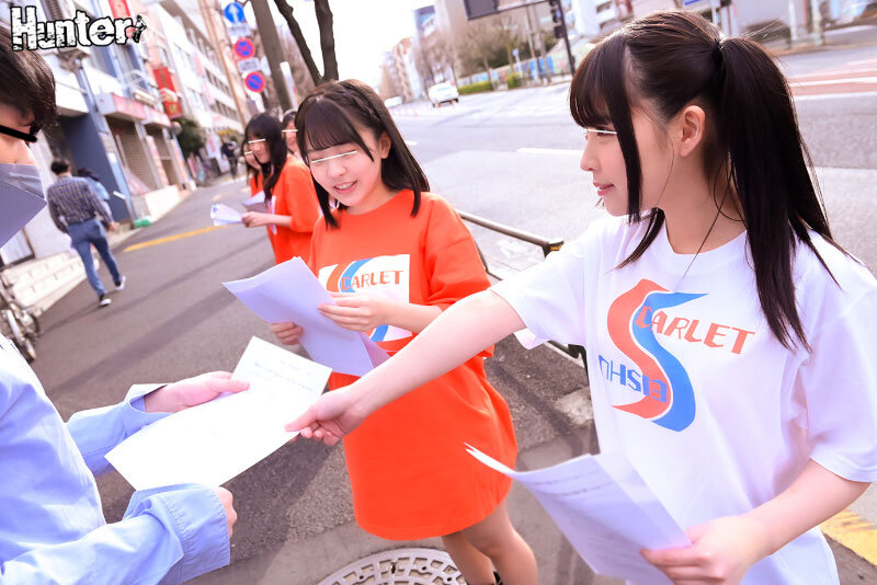 「【アイドル・芸能人】地下アイドルと乱交プレイ！ライブ会場で触り放題フェラ＆中出し特典映像」のサンプル画像2枚目