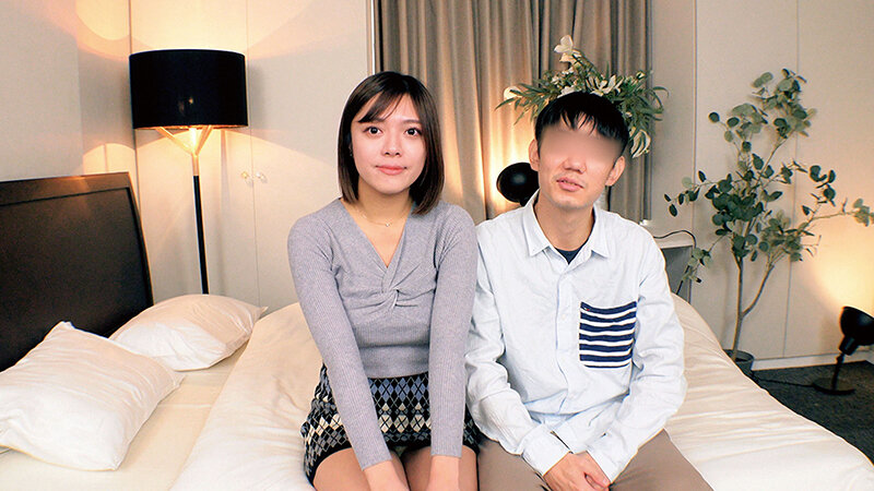 「【素人女子大生】彼氏が寝ている横でNTR中出し！ナンパされた美女が寝取られる人気企画」のサンプル画像1枚目