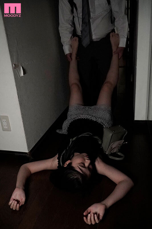 「【美少女】同窓会で再会した憧れの女性にアクメ潮吹き中出し！激しいオーガズムで絶頂する素人娘」のサムネイル