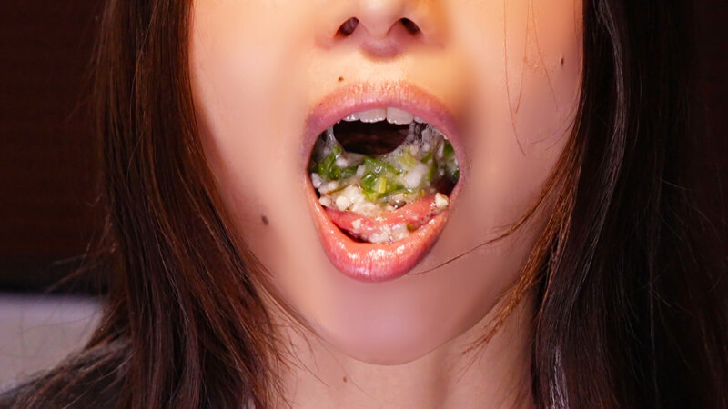 「三池小春の濃厚キス&ねっとりフェラ動画|ディルドプレイで魅せる口技テクニック」のサンプル画像8枚目