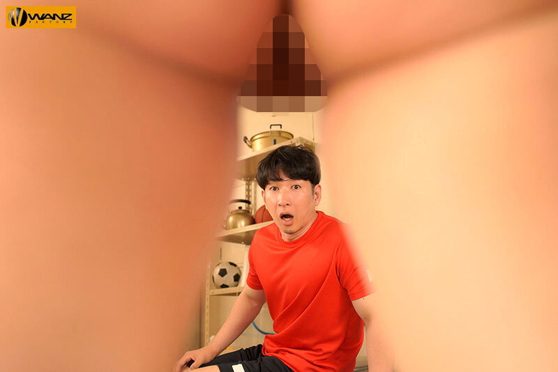 「鈴の家りん パイパン制服マネージャーが笑顔で即ハメ中出し21発を受け止める濃密プレイ」のサンプル画像2枚目