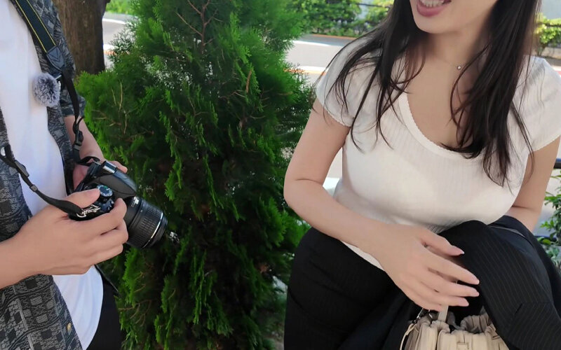 「【素人OL】品川で美女をナンパ!オシャレなお姉さんを即ハメする街角キャッチ動画」のサンプル画像13枚目