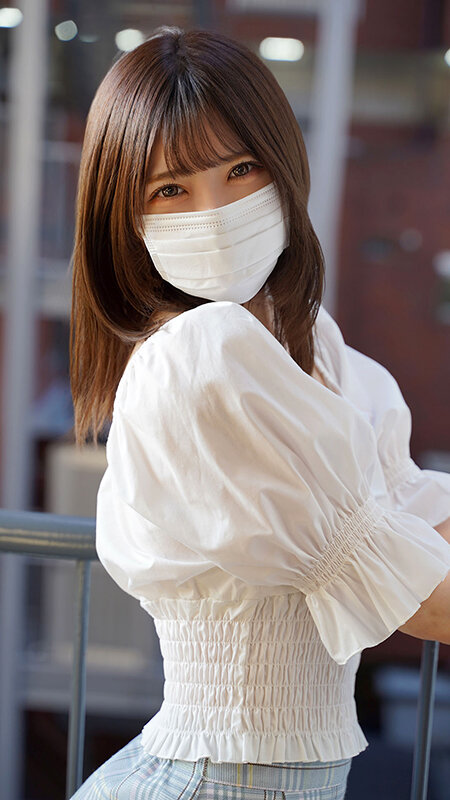 「皆瀬あかり 元地下アイドルの美少女看護学生がフェラ＆ハメ撮りに挑戦 スレンダー素人の本気」のサンプル画像1枚目