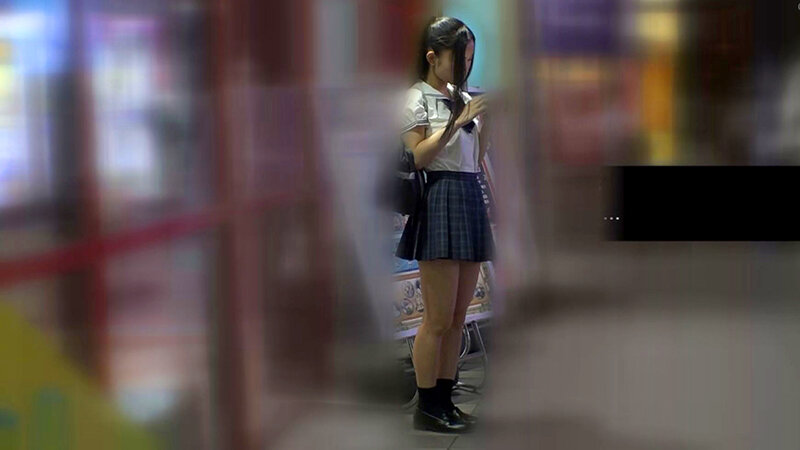 「華奢な女子校生がアナル開発で感じまくる！微乳美少女の初体験ドキュメント」のサンプル画像1枚目