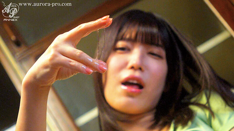 「碧波しずく 人妻の露出願望が暴走!顔射・中出し・3Pで乱れる主婦の本能解放ドキュメント」のサンプル画像3枚目