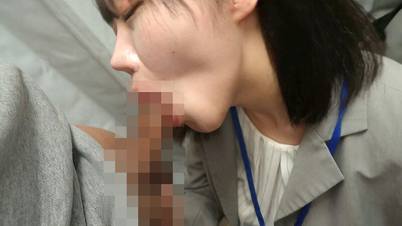 「ミニスカお姉さんがこっそりフェラ抜き!美脚アパレル店員の誘惑が止まらない脚フェチ必見作品」のサンプル画像15枚目