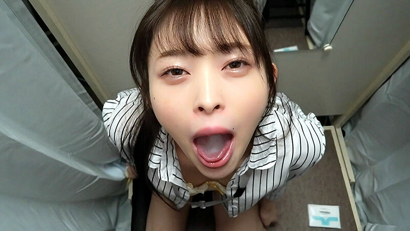 「ミニスカお姉さんがこっそりフェラ抜き!美脚アパレル店員の誘惑が止まらない脚フェチ必見作品」のサンプル画像8枚目