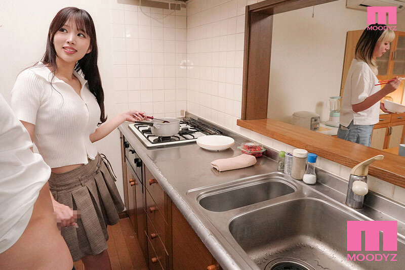 「新井リマ 痴女テク全開の逆NTR!彼女の親友が仕掛けるスリル満点フェラ&中出し主観映像」のサンプル画像5枚目