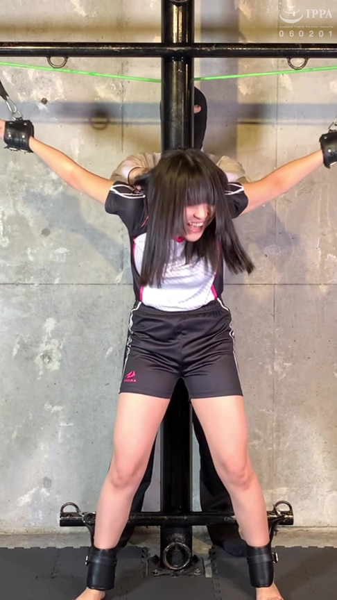 「宮の木しゅんかのくすぐりプレイ動画|TICKLE PRODUCTION THRILLで悶絶する姿が話題」のサンプル画像2枚目