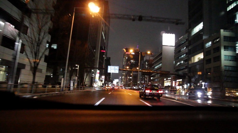 「宮村ななこのハメ撮り動画|長身スレンダー巨乳美女がミニスカ姿で魅せる恥じらいプレイ」のサンプル画像20枚目