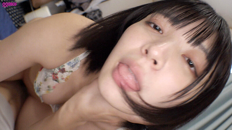 「【素人人妻】欲求不満なシングルマザーゆみ28歳が中出し乱交で絶頂!顔射ごっくんも堪能」のサンプル画像8枚目