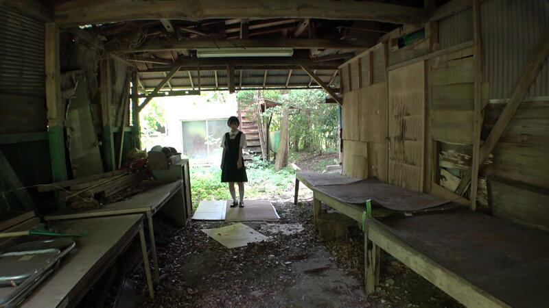 「制服美少女JKを野外露出で調教！ミニ系女子校生との禁断プレイ8時間BEST」のサンプル画像1枚目