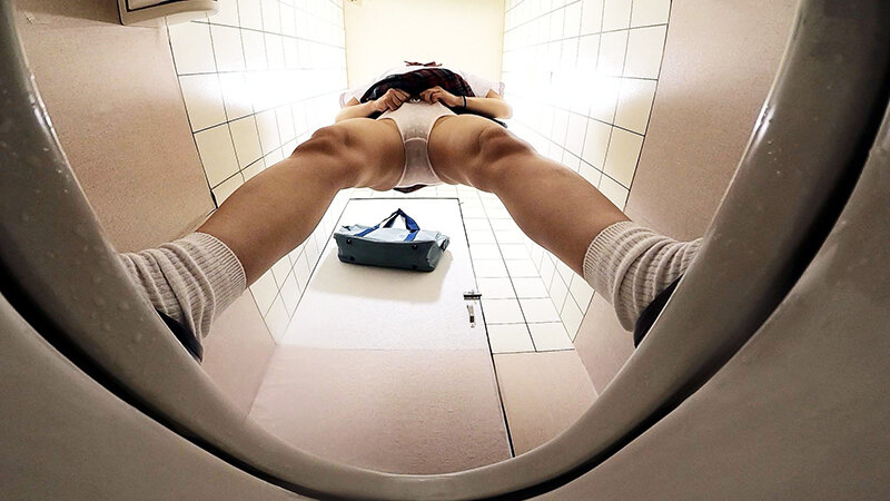 「素人女子校生の下校中オナニー流出動画|パンチラ&局部アップで発情期の恥ずかしい姿を激写」のサンプル画像4枚目