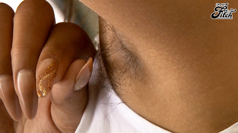 「村上涼子の潮吹き絶頂！巨乳熟女が魅せる痴女プレイ＆美尻フェチ映像が堪らない」のサンプル画像2枚目