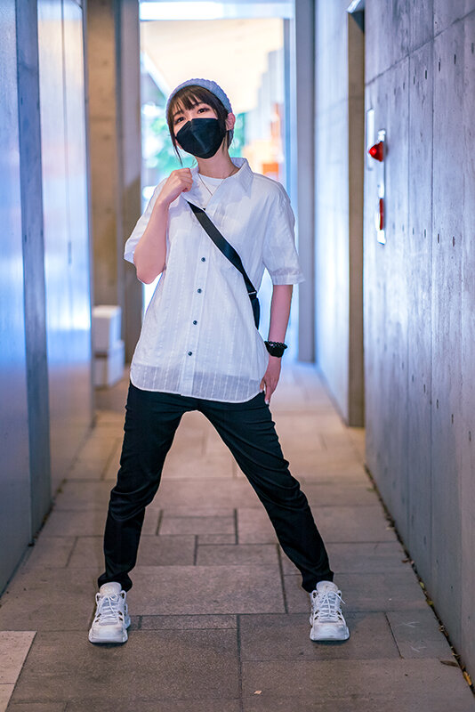 「【素人女子大生マリ】スレンダー美乳のジェンダーレス美女に中出し!イケメン系女子が乱れる濃厚セックス」のサンプル画像1枚目