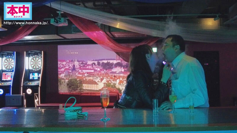 「美谷朱里が痴女お姉さんに！M男を騎乗位で責めて中出しさせる逆ナンプレイ」のサムネイル