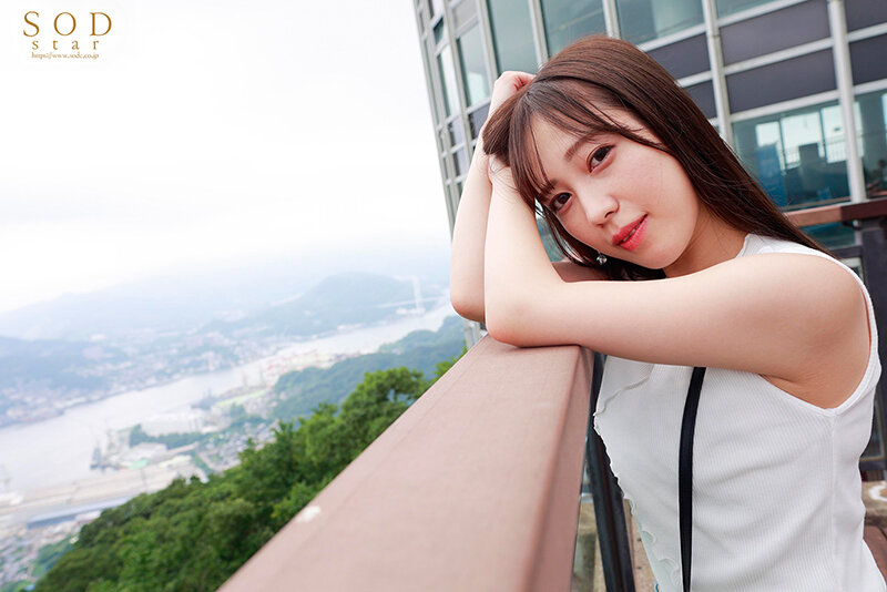 「【小湊よつ葉】元アイドルAV女優のハメ撮り＆野外露出ドキュメント！カーセックスや4Pで魅せる非日常セックス」のサンプル画像5枚目