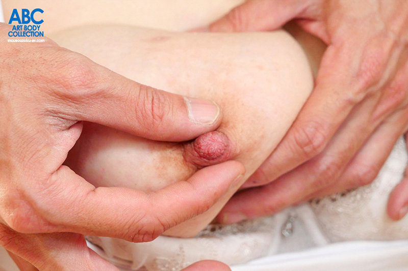 「橘めぐみのJカップ巨乳パイズリが凄い！超乳フェチ必見の圧倒的ボリューム作品」のサムネイル