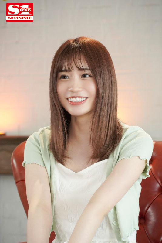 「美少女・未歩なながフェラと3P・4Pで激イキ連発！初体験3本番の3時間スペシャル」のサムネイル