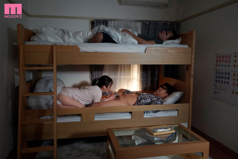 「小野六花が童貞を焦らす痴女プレイ｜女子大生のキス＆フェラで理性崩壊する免許合宿」のサンプル画像2枚目