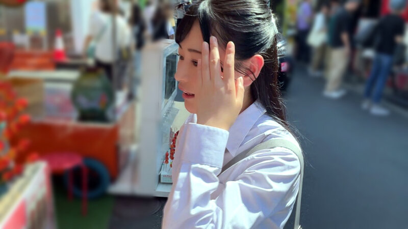 「響乃うた 中出しコスプレ撮影！スレンダー美乳美少女の美尻に興奮必至の濃密プレイ」のサンプル画像1枚目