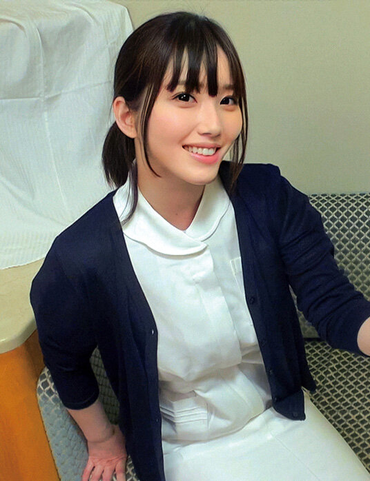 「【素人ナース】巨乳美乳の天使系看護婦に童貞筆おろし騎乗位で中出し懇願されちゃいました」のサンプル画像2枚目