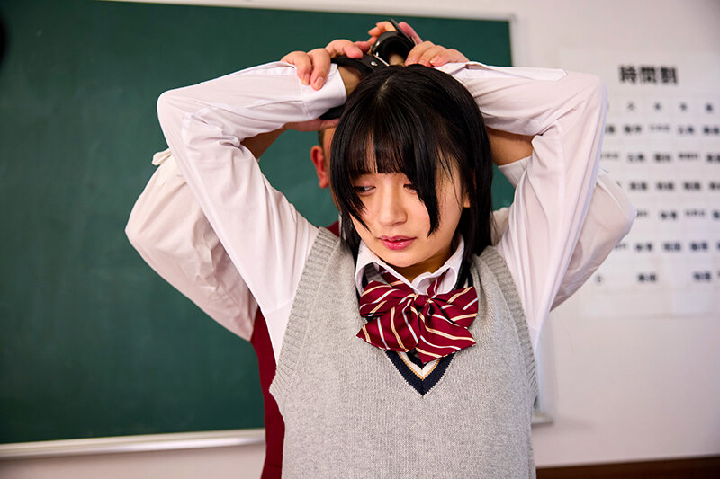 「北岡果林 体操着ブルマの美少女女子校生にバイブ責め＆中出し 従順に堕ちるサッカー部マネージャー」のサンプル画像8枚目