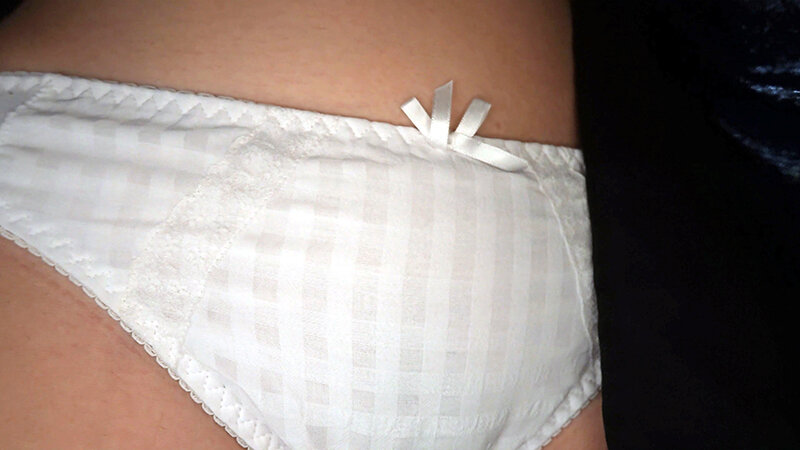 「相月菜緒が女子校生制服姿で魅せる自撮りオナニー|指マンと局部アップで興奮必至の小悪魔プレイ」のサンプル画像4枚目